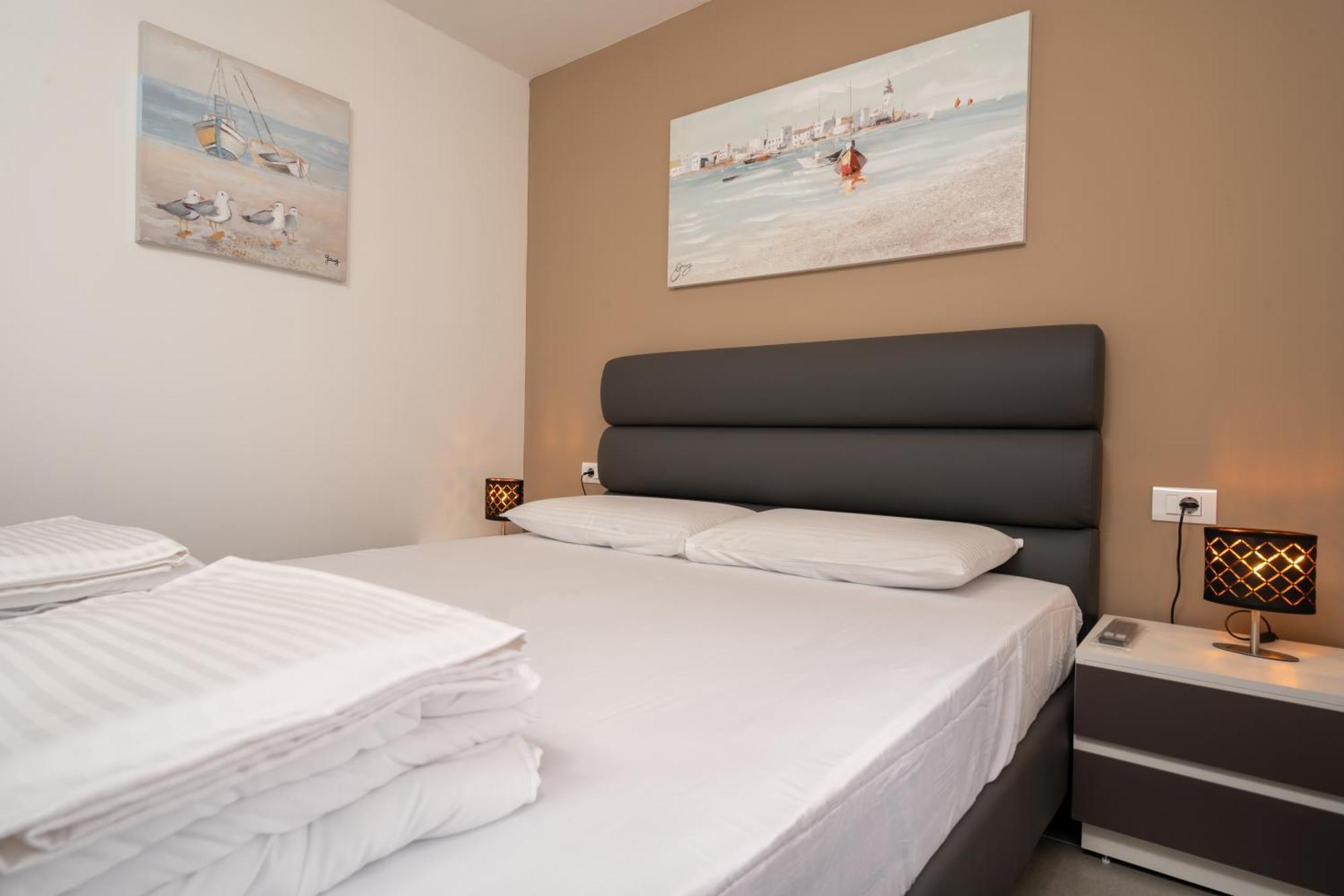 Aaa Apartments & Rooms With Free Parking พูลา ห้อง รูปภาพ